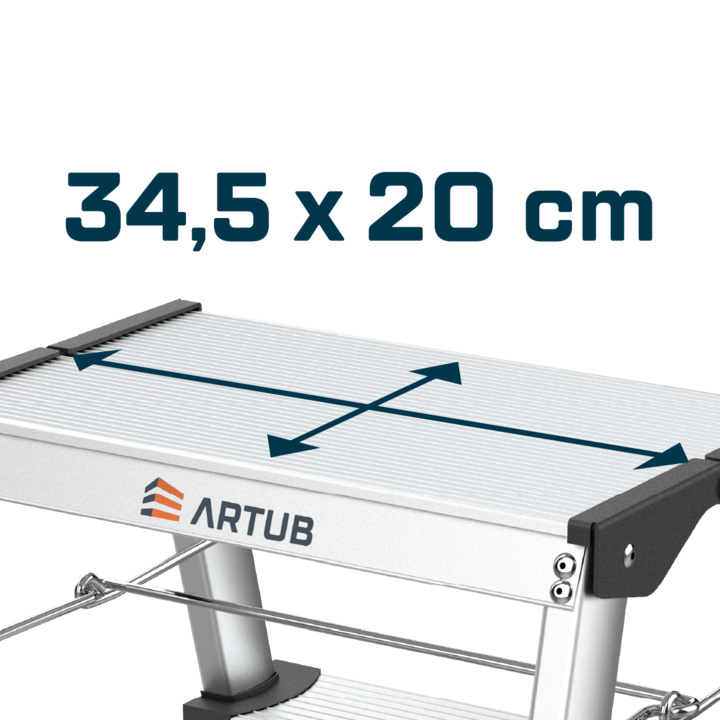 Wide 34.5 x 20 cm platform with ribbed anti-slip surface and steps