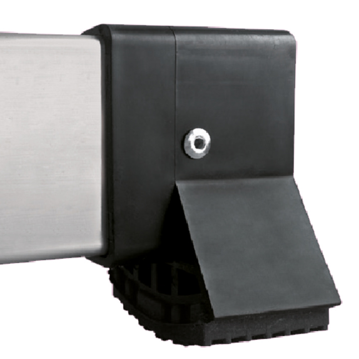 Stabiliser bars with anti-slip footpads