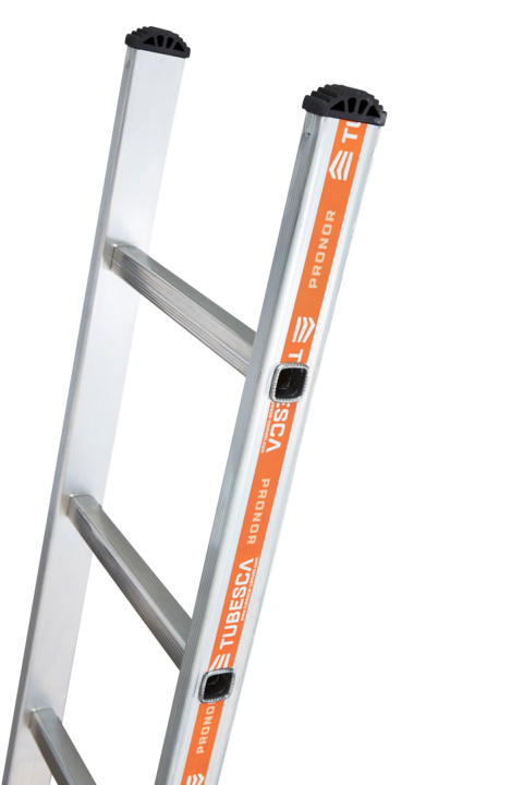 Anti-slip rung