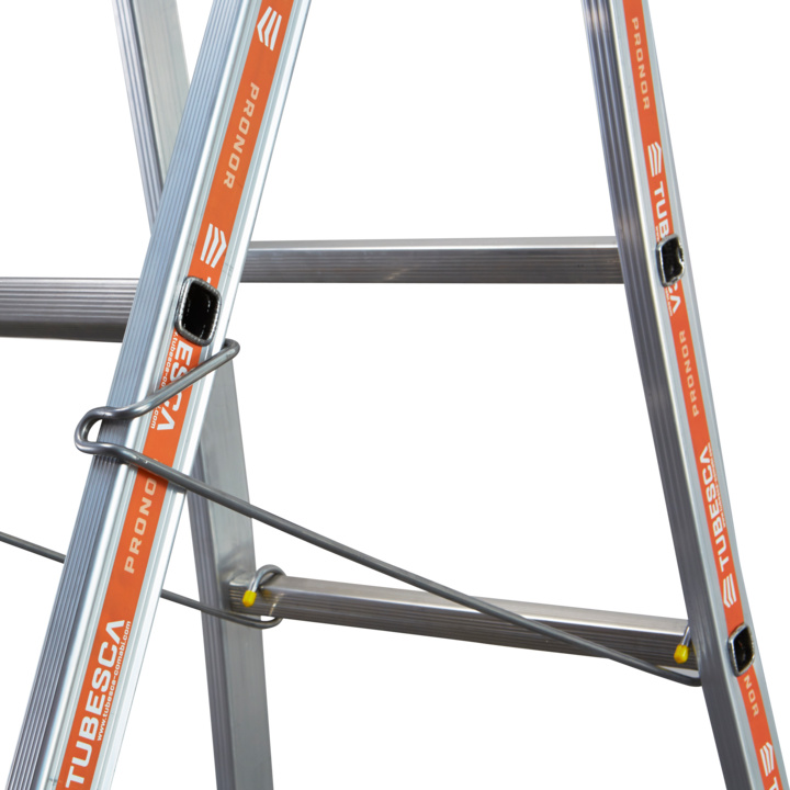 Rigid retaining bar for 8 and 10 rungs models