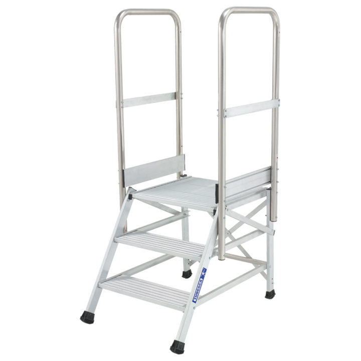 02374203 equipado con 2 rampas laterales