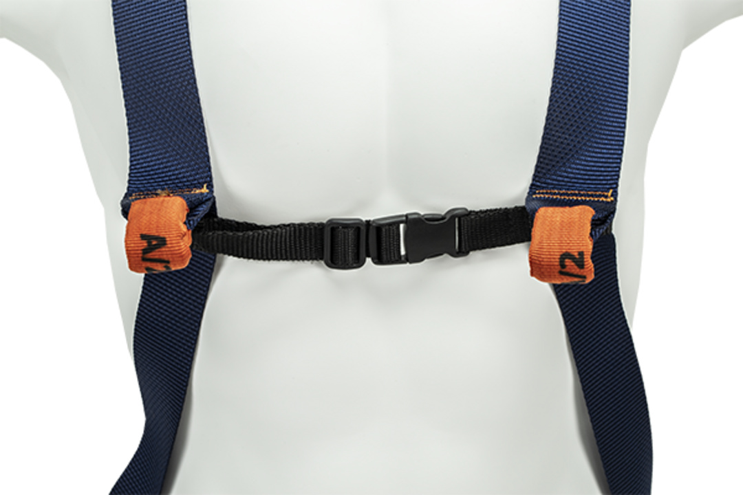 Sternal anchoring with 2 strap buckles