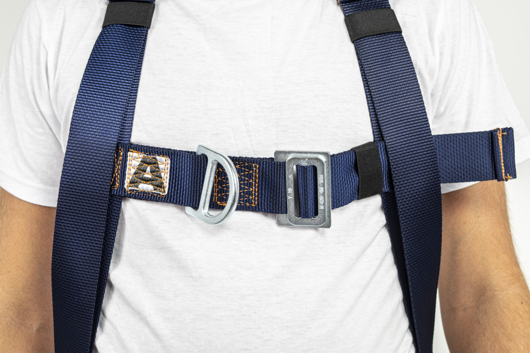 Metal Sternal anchoring and adjustable strap