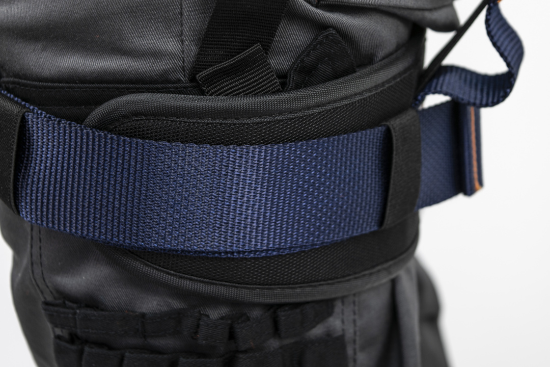 Padded reinforcement at the thighs